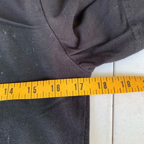 AR's One Spectacular Night concert tee size Medium. - Picture 6 of 6